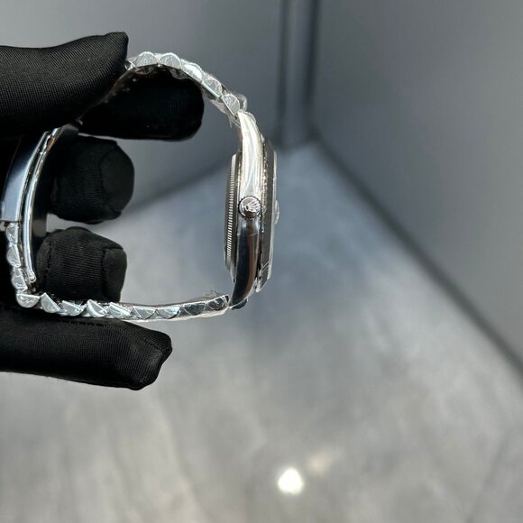 Watch - Picture 2 of 3